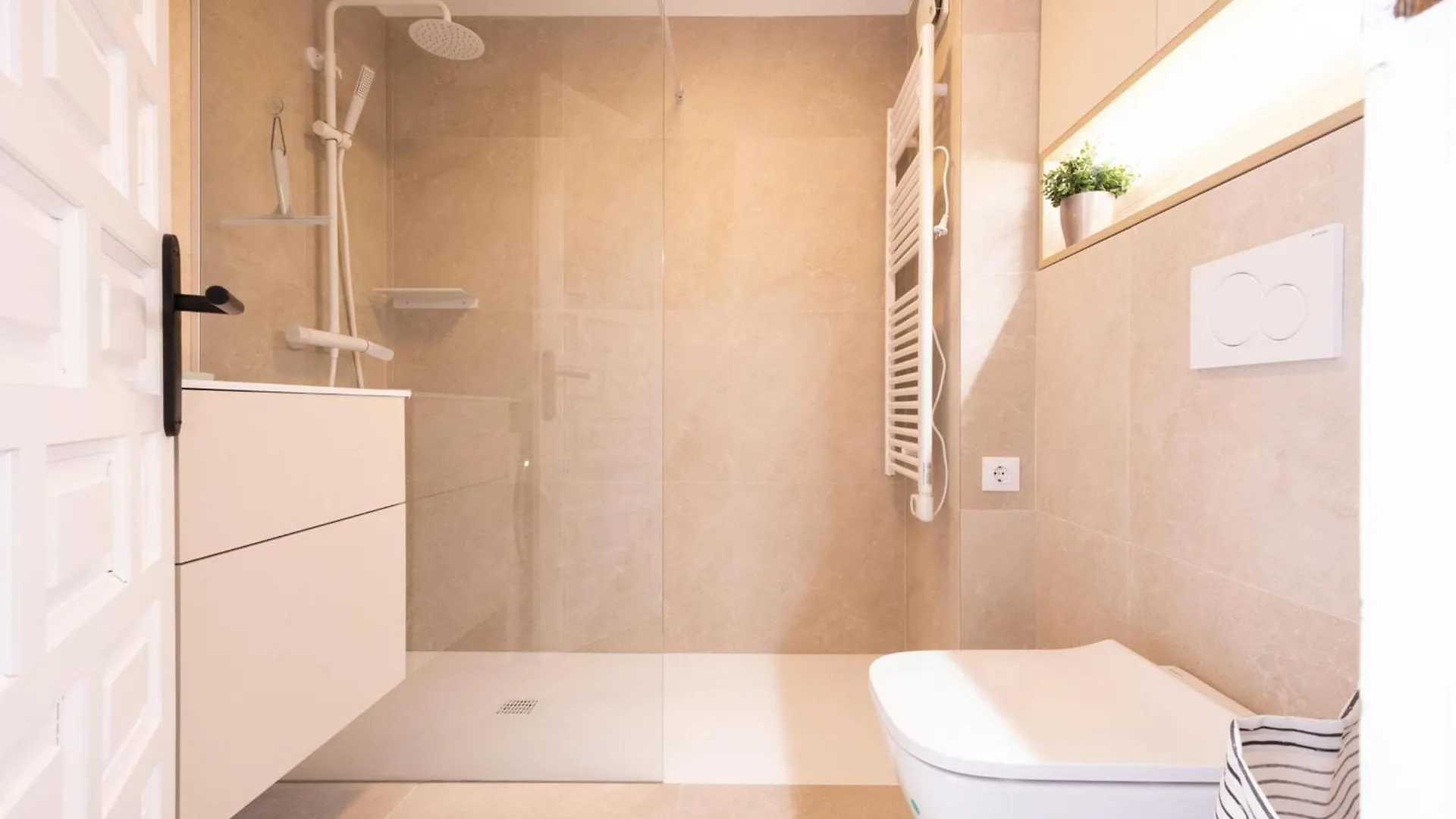 Torroella de Montgrí Ref. Escala Beach 3: Apartamento Con Vistas Al Mar A Pie De Playa ! - Es-325-24 דירה
